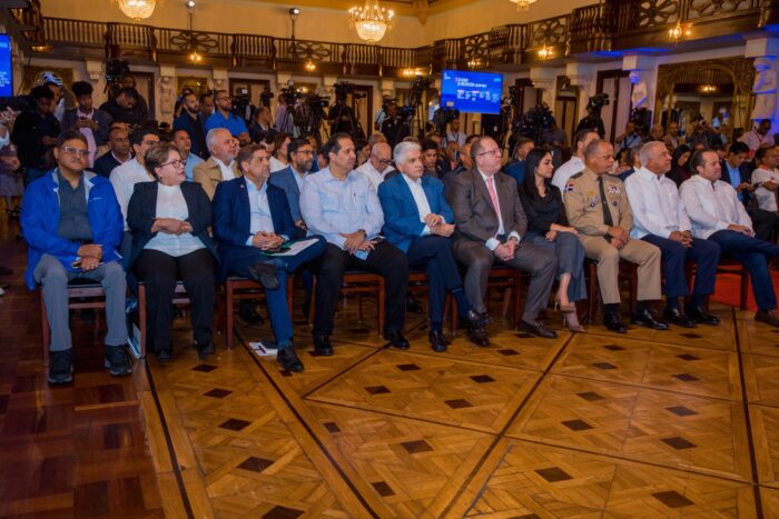 Presidente Abinader destaca saneamiento de cañadas salva vidas; CAASD entrega 20 cañadas en el GSD con inversión superior a RD$2,800,901,708.08 millones, impactando directamente a más de 461,500 personas / Dirección Prensa del Presidente (DPP)